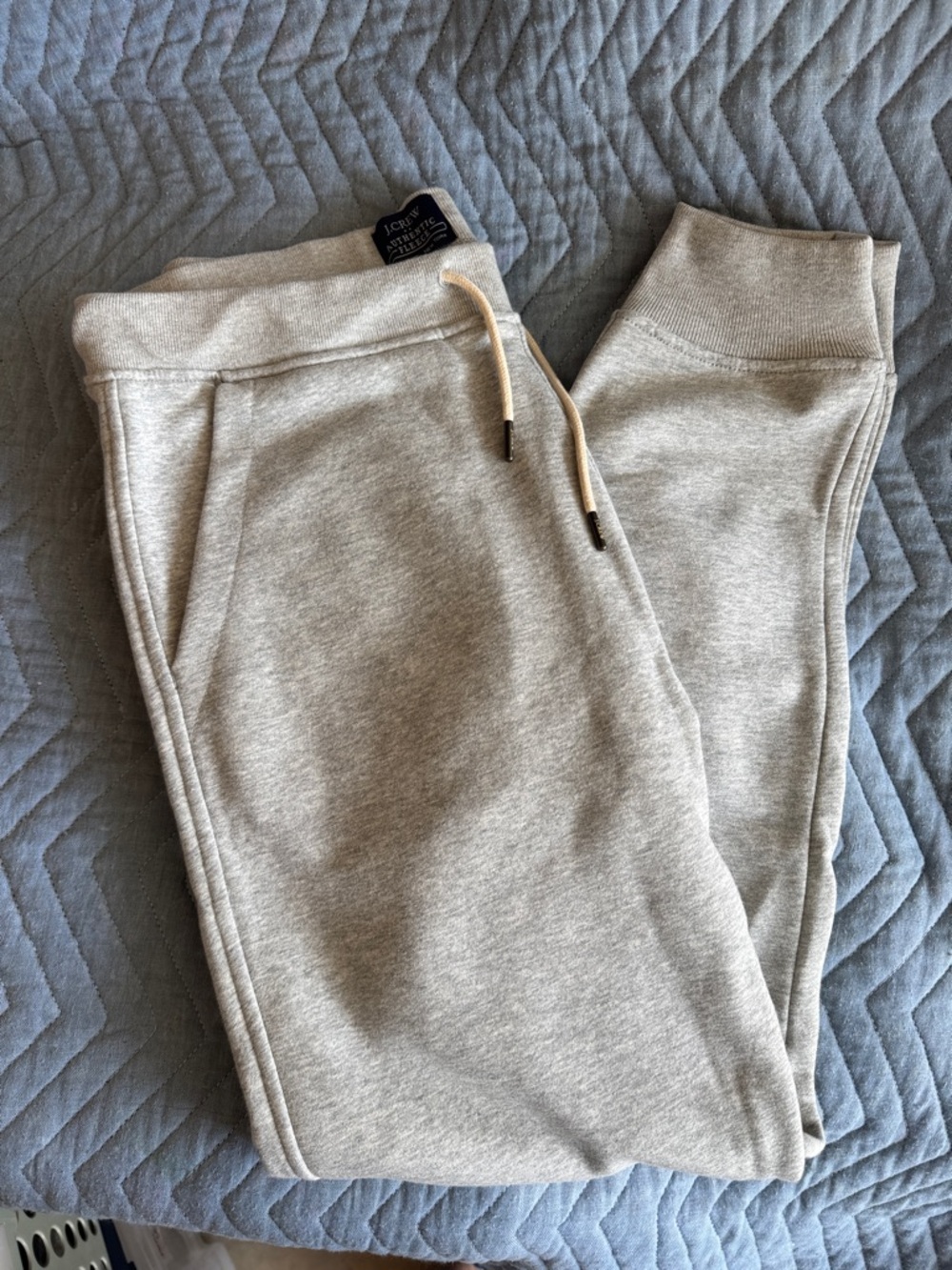 J Crew Factory men’s light gray fleece Joggers with Drawstring, size medium